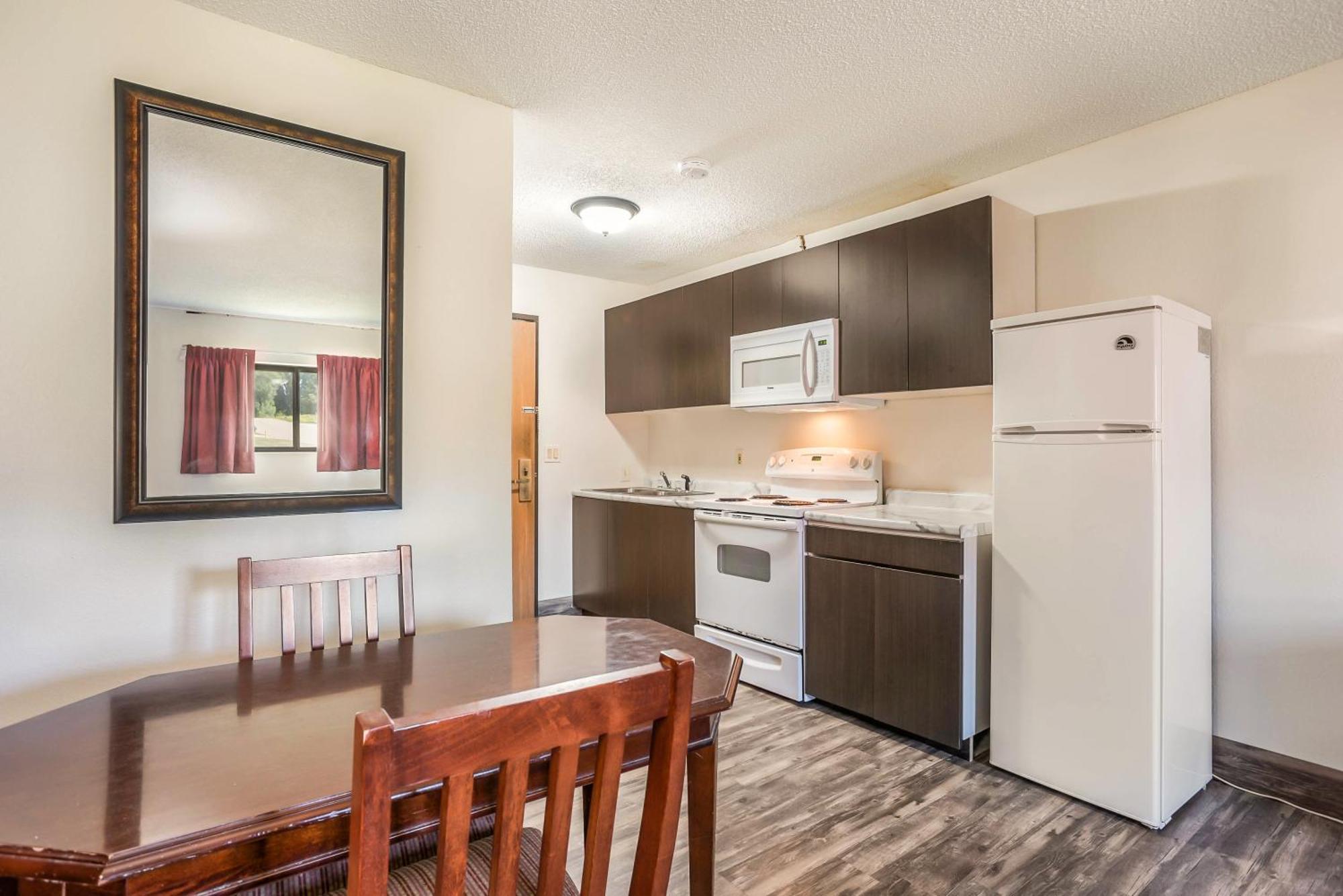 Econo Lodge Cedar Rapids Ruang foto